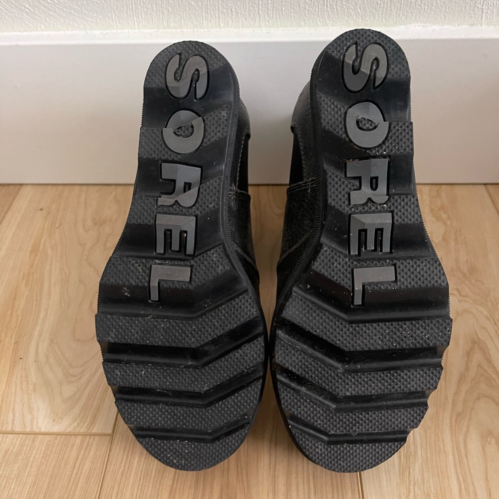 Sorel Women’s Size 7.5 Wedge Boot - image 2